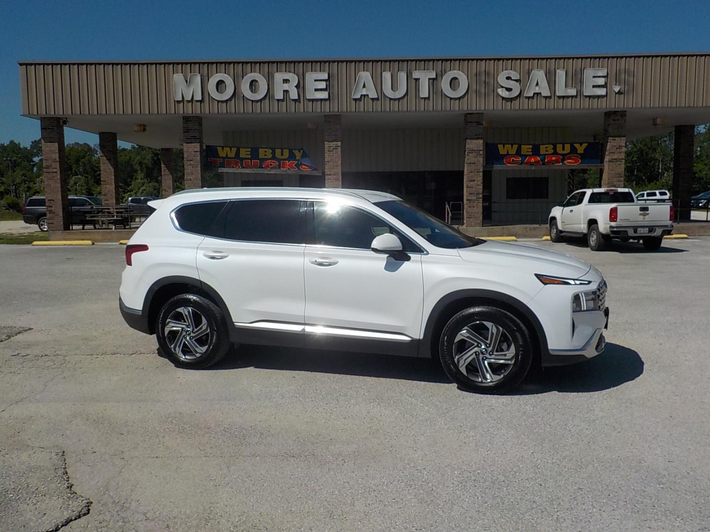 2021 White /Gray Hyundai Santa Fe (5NMS24AJ1MH) , Automatic transmission, located at 1617 W Church Street, Livingston, TX, 77351, (936) 327-3600, 30.710995, -94.951157 - ONE OWNER! Locally owned!! Really a nice unit! - Photo#0